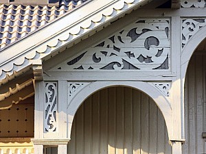 Spir, utskjæring, dekor